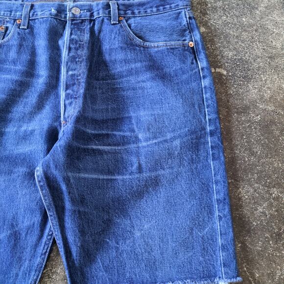 Vintage Levi's 501 Cut Off Shorts Mens 40 Blue Bermuda Jorts Grunge Denim 10" - Picture 3 of 7